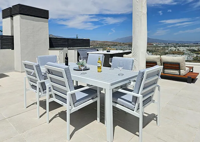 Penthouse With Hot Tub Located Close To Selwo Apartman