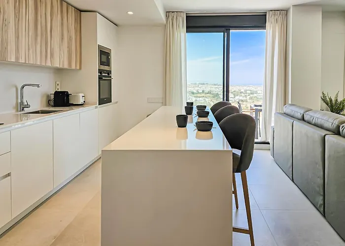 Penthouse With Hot Tub Located Close To Selwo