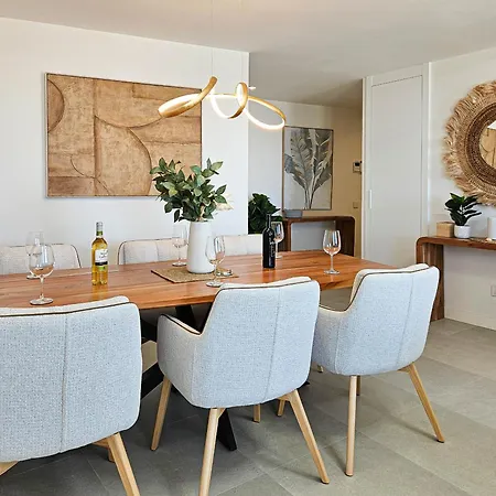 Penthouse With Hot Tub Located Close To Selwo *