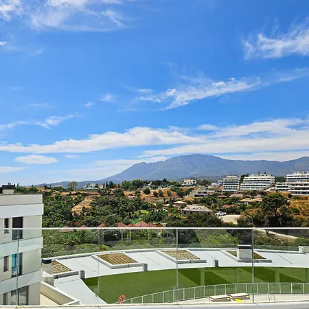 Penthouse With Hot Tub Located Close To Selwo Estepona