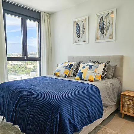 Penthouse With Hot Tub Located Close To Selwo * Estepona