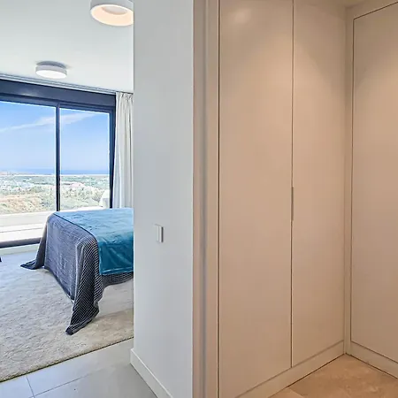 Apartment Penthouse With Hot Tub Located Close To Selwo