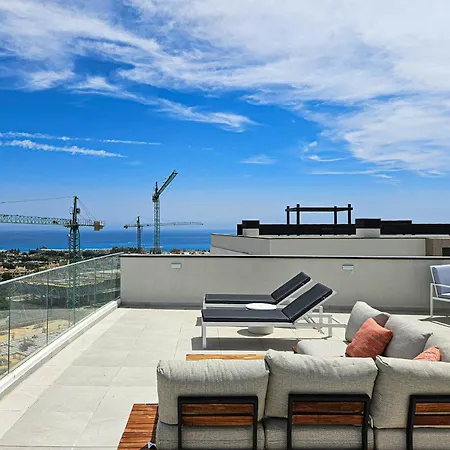 Penthouse With Hot Tub Located Close To Selwo Estepona