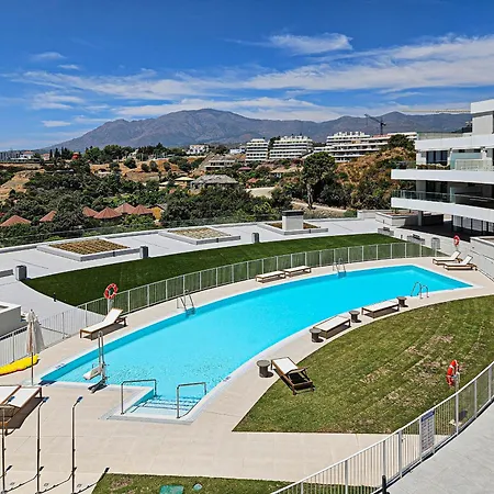 Apartment Penthouse With Hot Tub Located Close To Selwo *