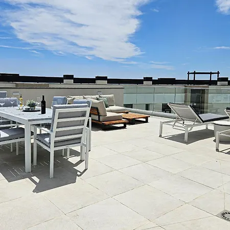 Penthouse With Hot Tub Located Close To Selwo * Estepona