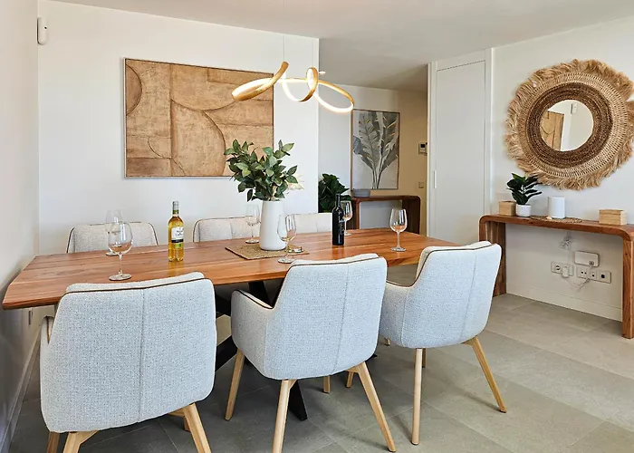 Penthouse With Hot Tub Located Close To Selwo *