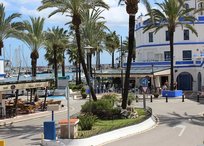 Penthouse With Hot Tub Located Close To Selwo * Estepona