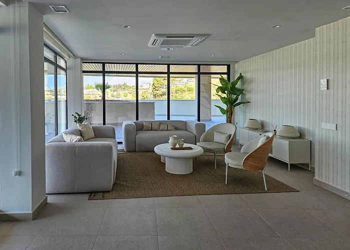 Penthouse With Hot Tub Located Close To Selwo