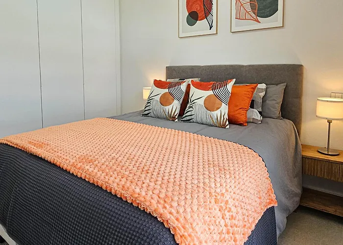 Penthouse With Hot Tub Located Close To Selwo Estepona