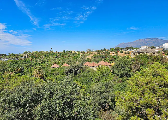 Penthouse With Hot Tub Located Close To Selwo Apartment *