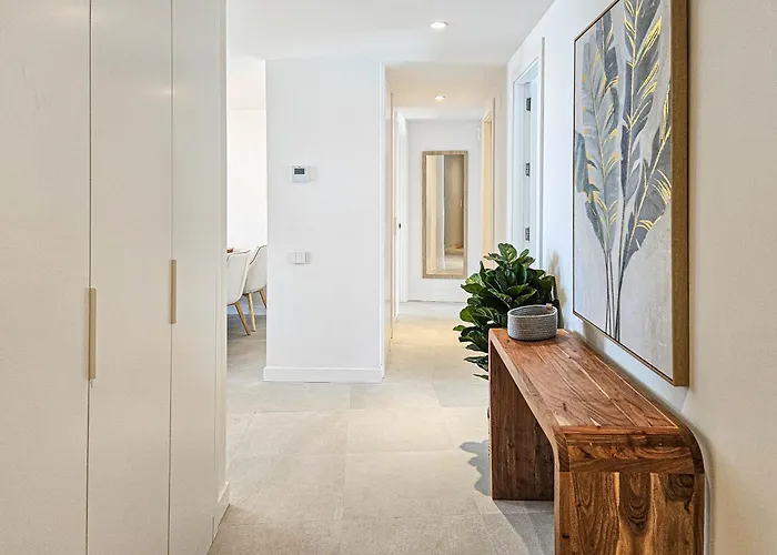 Penthouse With Hot Tub Located Close To Selwo *