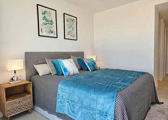 Penthouse With Hot Tub Located Close To Selwo