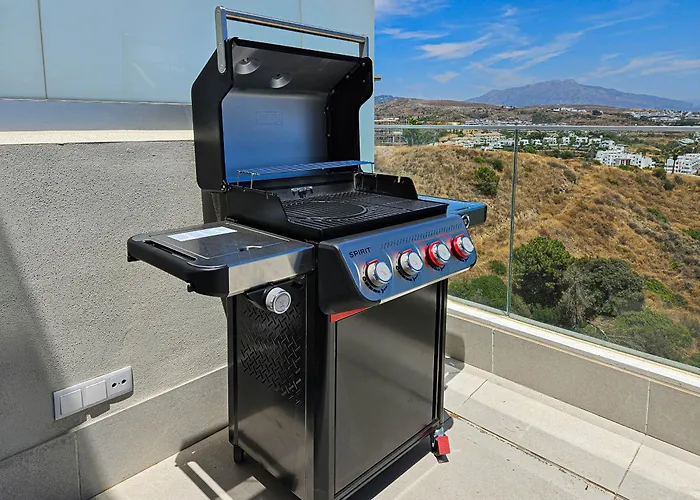 Penthouse With Hot Tub Located Close To Selwo * Estepona