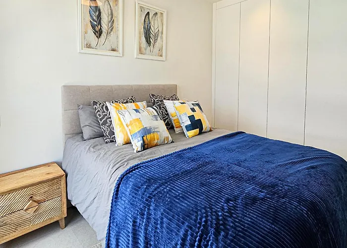 Penthouse With Hot Tub Located Close To Selwo *