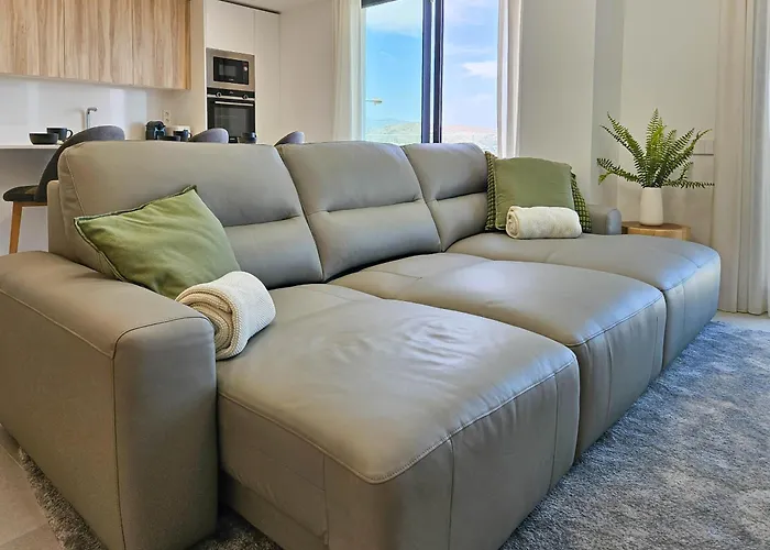 Penthouse With Hot Tub Located Close To Selwo *