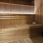 Penthouse With Hot Tub Located Close To Selwo *