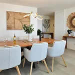 Penthouse With Hot Tub Located Close To Selwo *
