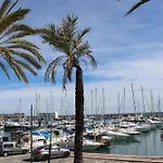 Apartmán Penthouse With Hot Tub Located Close To Selwo Estepona