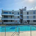 Penthouse With Hot Tub Located Close To Selwo Apartmán Estepona