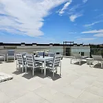 Apartmán Penthouse With Hot Tub Located Close To Selwo Estepona