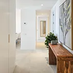 Penthouse With Hot Tub Located Close To Selwo *