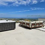 Apartmán Penthouse With Hot Tub Located Close To Selwo *