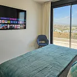 Penthouse With Hot Tub Located Close To Selwo Apartmán Estepona