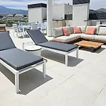 Apartmán Penthouse With Hot Tub Located Close To Selwo *