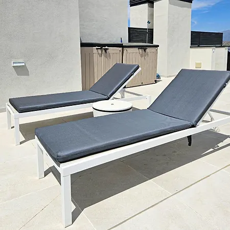 Apartman Penthouse With Hot Tub Located Close To Selwo *