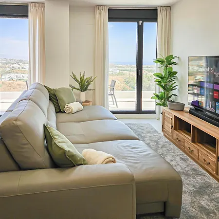 Apartman Penthouse With Hot Tub Located Close To Selwo Estepona